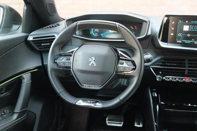 Peugeot e-2008 EV 136pk 50 kWh GT | Navi | Climate | Full LED | Camera | Adaptive Cruise | 17" velgen