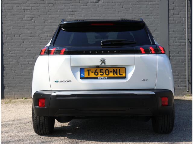 Peugeot e-2008 EV GT 50 kWh | Navigatie | Keyless | Cruise Control | Climate Control | Camera | LED | Apple Carplay/Android Auto | TwoTone |