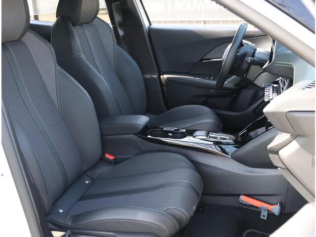 Peugeot e-2008 EV GT 50 kWh | Navigatie | Keyless | Cruise Control | Climate Control | Camera | LED | Apple Carplay/Android Auto | TwoTone |