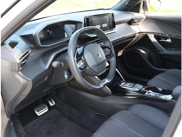 Peugeot e-2008 EV GT 50 kWh | Navigatie | Keyless | Cruise Control | Climate Control | Camera | LED | Apple Carplay/Android Auto | TwoTone |