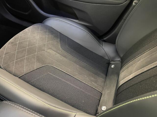 Peugeot e-2008 EV GT 50 kWh Alcantara leder | Navigatie