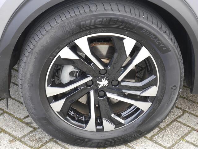 Peugeot e-2008 EV Allure 50 kWh GRATIS WALLBOX! | Apple Carplay/Android Auto | 3D-Cockpit | 17-Inch Lichtmetalen Velgen | Cruise Control | Camera Achter