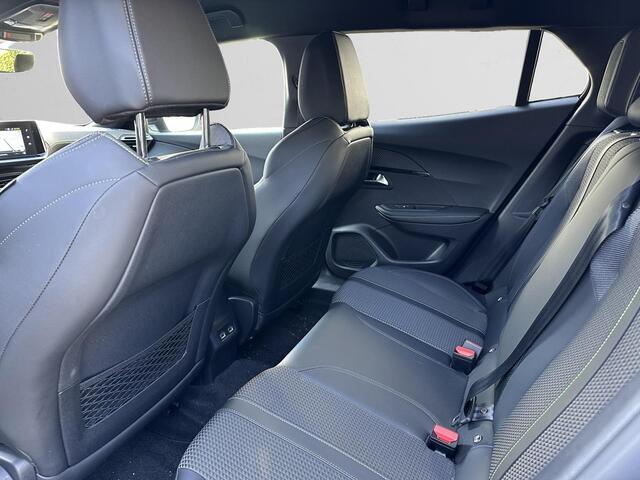 Peugeot e-2008 EV GT Line 50 kWh SOH 100%, 3-FASE, Camera, Stoelverwarming