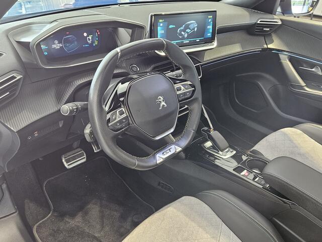 Peugeot e-2008 EV GT Pack 50 kWh | Panoramisch Schuifdak | Keyless Entry en Start | Stoelverwarming | Draadloze Telefoonlader | Wat een Gave Uitvoering !!