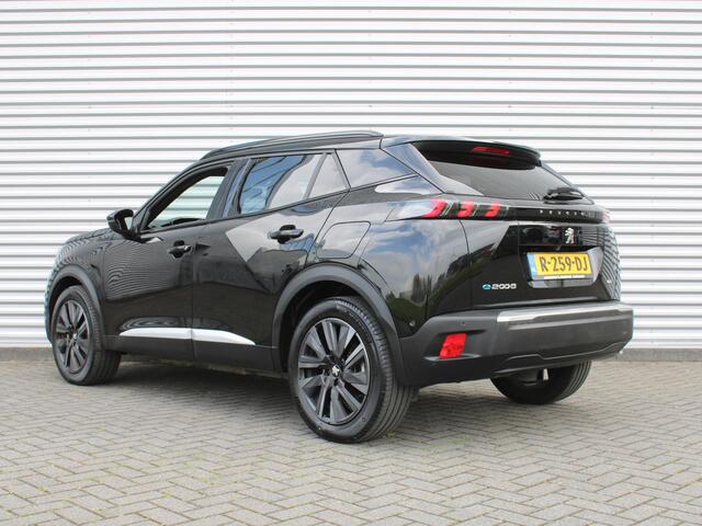 Peugeot e-2008 EV GT Pack 50 kWh | Stoelverwarming | Pano dak | Camera | 18" LM | Cruise adaptief | Clima |