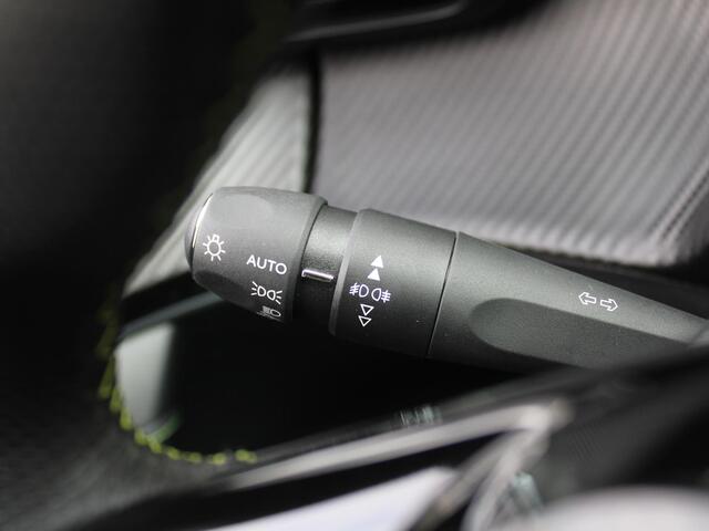 Peugeot e-2008 EV GT Pack 50 kWh | Stoelverwarming | Pano dak | Camera | 18" LM | Cruise adaptief | Clima |