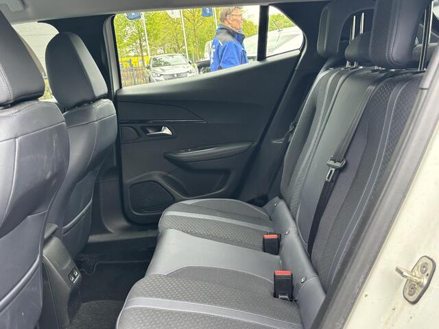 Peugeot e-2008 EV Allure 50 kWh ADAP. CRUISE | NAVI | RIJKLAARPRIJS INCL. 12 MND. BOVAGGARANTIE