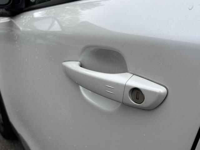 Peugeot e-2008 EV Allure 50 kWh ADAP. CRUISE | NAVI | RIJKLAARPRIJS INCL. 12 MND. BOVAGGARANTIE