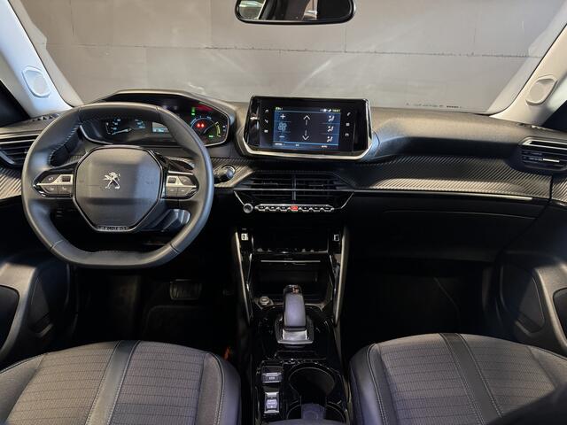 Peugeot e-2008 EV Allure 50 kWh 3-fase | Camera | Navi | Carplay | Full LED