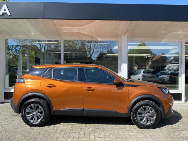 Peugeot e-2008 EV Active Pack 50 kWh | Apple Carplay & Android Auto | Parkeersensoren | 1-fase | Cruise Control | 100kW snelladen