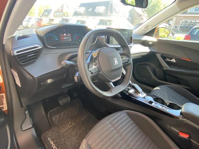 Peugeot e-2008 EV Active Pack 50 kWh | Apple Carplay & Android Auto | Parkeersensoren | 1-fase | Cruise Control | 100kW snelladen