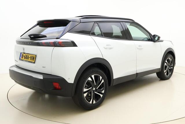 Peugeot e-2008 EV GT 50 kWh 3-Fase | Adaptive Cruise Control | Panoramadak | Full LED | Navigatie | Camera | Pack Drive Assist | Alcantara bekleding
