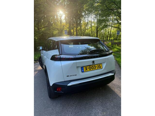 Peugeot e-2008 EV Active 50 kWh