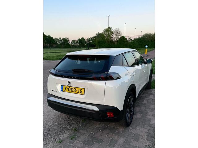 Peugeot e-2008 EV Active 50 kWh