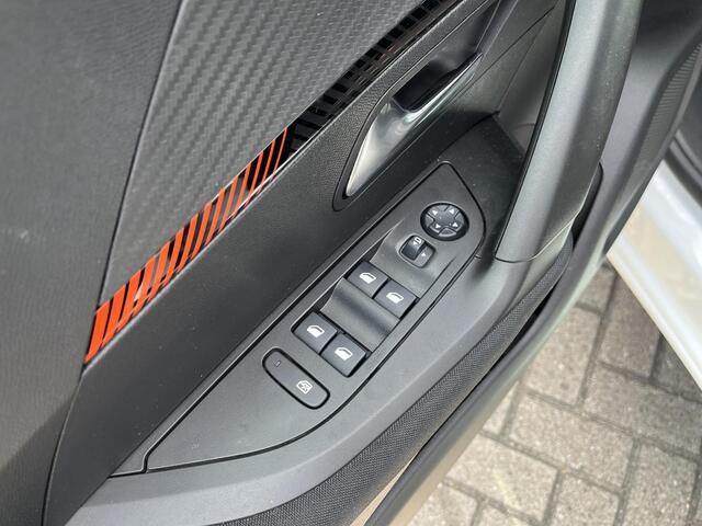 Peugeot e-2008 EV Allure 50 kWh