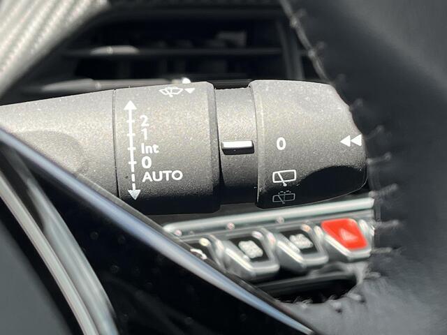 Peugeot e-2008 EV Allure 50 kWh