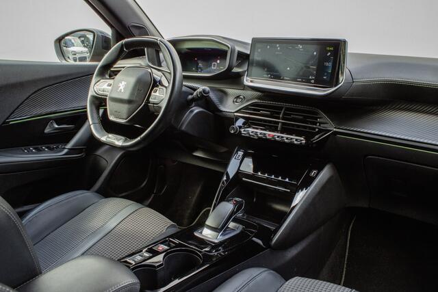 Peugeot e-2008 EV GT 50 kWh Sportstoelen/ Camera/ Blindspot/ Carplay/ Full map navigatie