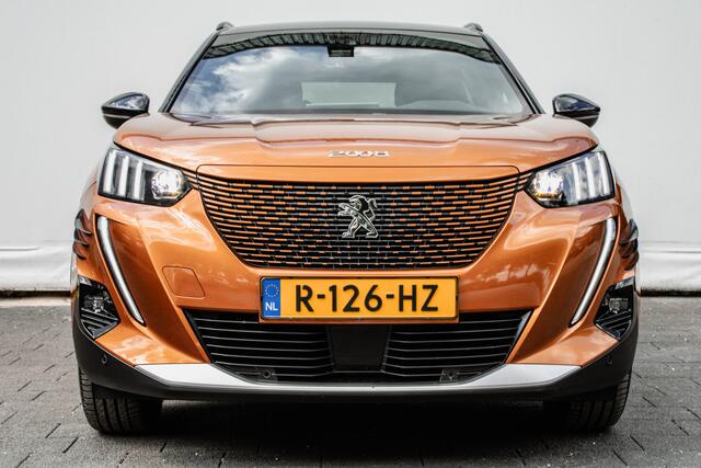 Peugeot e-2008 EV GT 50 kWh Sportstoelen/ Camera/ Blindspot/ Carplay/ Full map navigatie