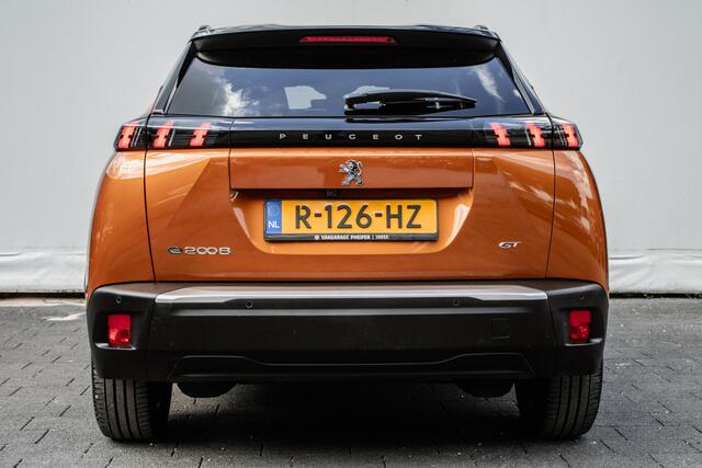 Peugeot e-2008 EV GT 50 kWh Sportstoelen/ Camera/ Blindspot/ Carplay/ Full map navigatie