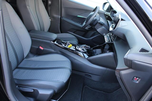 Peugeot e-2008 EV Allure Pack 50 kWh Airco Navi Camera Carplay Dealer onderhouden