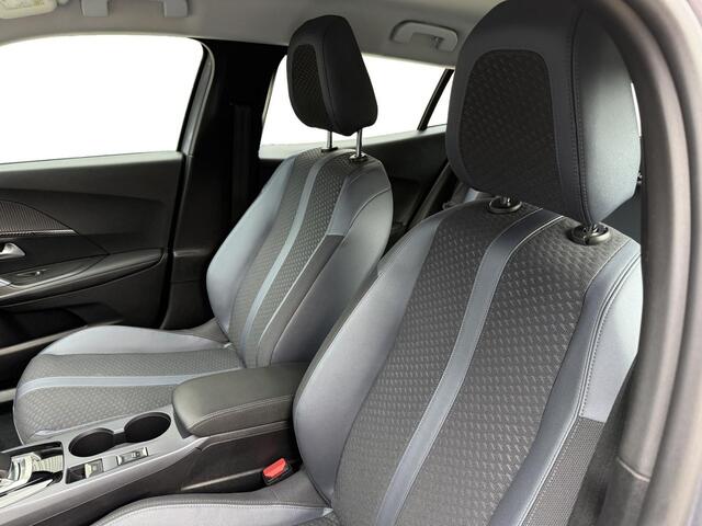 Peugeot e-2008 EV Allure 50 kWh 3D camera, Stoelverwarming
