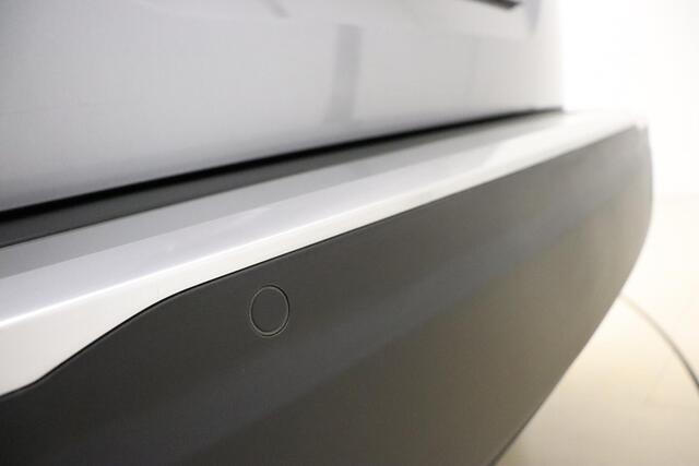 Peugeot e-2008 EV Allure 50 kWh | Navigatie | Camera | Full LED | Stoelverwarming | Climate Control | 17'' LM Velgen