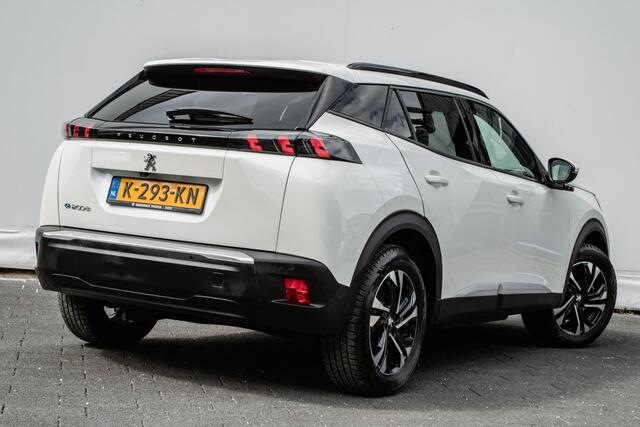 Peugeot e-2008 EV Blue Lease Allure 50 kWh 3-Fase/ Carplay/ DAB/ Camera/ Adapt. cruise