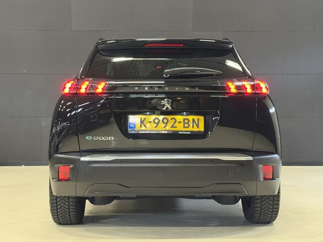 Peugeot e-2008 EV Allure 50 kWh | Panoramadak | Adaptive cruise | Keyless | Camera | Carplay | Navi