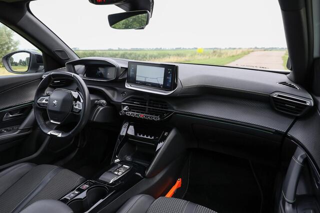 Peugeot e-2008 EV GT 50 kWh 3-Fase ? Pano ? LED ? Carplay