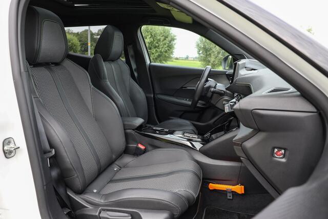 Peugeot e-2008 EV GT 50 kWh 3-Fase ? Pano ? LED ? Carplay