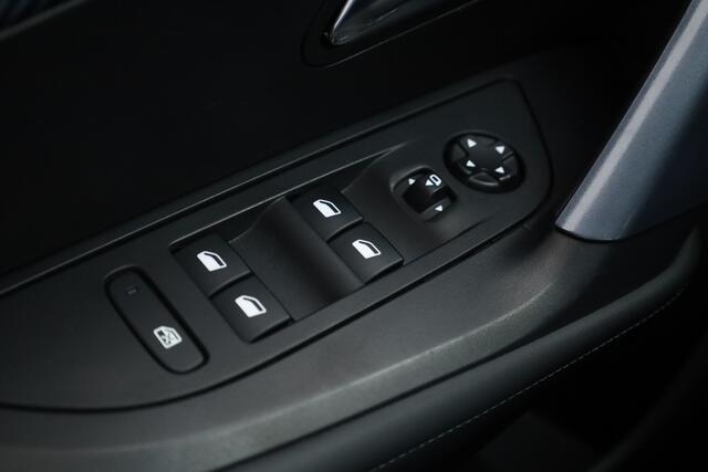 Peugeot e-2008 EV Allure 50 kWh | Navi | Adapt. Cruise | Stoelverw. | Camera | Keyless