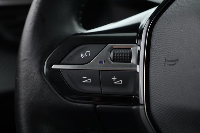 Peugeot e-2008 EV Allure 50 kWh | Navi | Adapt. Cruise | Stoelverw. | Camera | Keyless