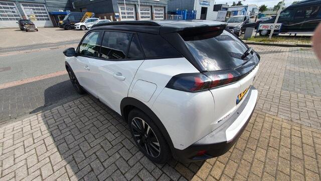Peugeot e-2008 EV GT Pack 50kWh Panodak Trekh Alcantara LED