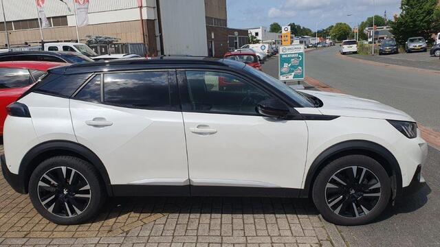 Peugeot e-2008 EV GT Pack 50kWh Panodak Trekh Alcantara LED