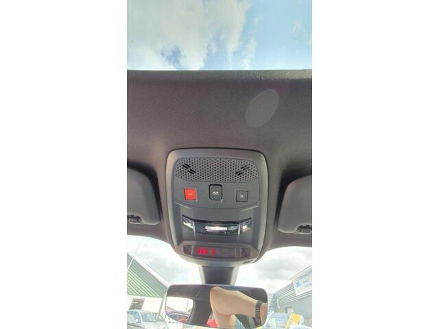Peugeot e-2008 EV GT Pack 50kWh Panodak Trekh Alcantara LED