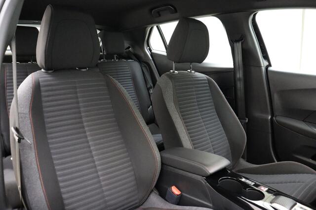 Peugeot e-2008 EV Active 50 kWh | Stoelverwarming | Apple Carplay/Android Auto | Camera | Climate Control | 1e Eigenaar
