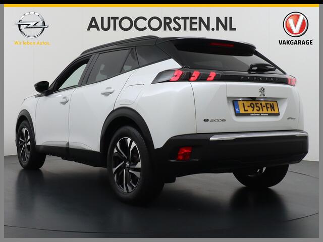 Peugeot e-2008 EV50kWh Panorama-Schuif/kanteldak Allure 3D-Virtual Cockpit Apple Carplay/Android Auto Navi Ecc Cruise Control Pdc 1/2 Leer Draadloos GSM laden Led Regen-Lichtsensor DAB Verkeersbord detectie Zeer compleet! 45.000 nieuw!