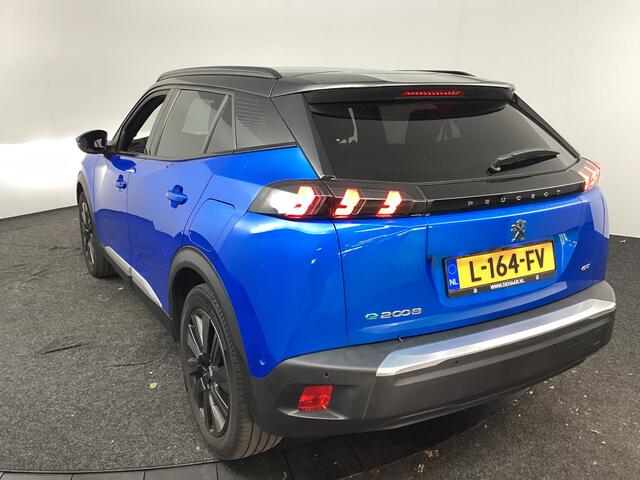 Peugeot e-2008 EV GT Première | Panoramadak | Camera |*