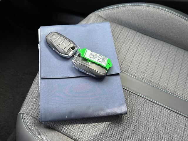 Peugeot e-2008 EV Allure Pack 50 kWh ecc,led,navi,pdc,lmv,1/2leer