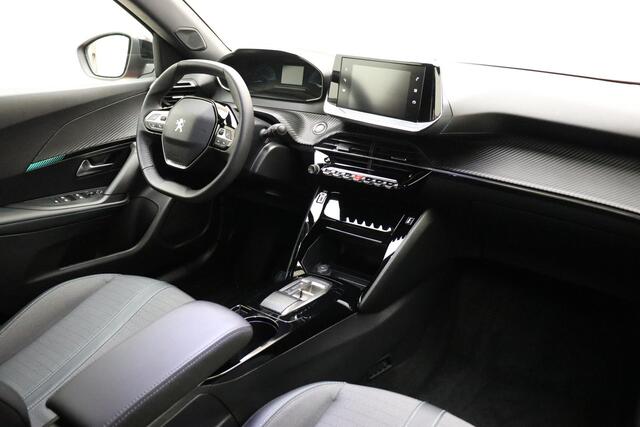 Peugeot e-2008 EV Allure 136pk 50 kWh | 100% Elektrisch | Airco | Cruise Control | Navigatie | Stoelverwarming | Radio | Camera | 1e eigenaar