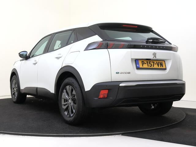 Peugeot e-2008 EV Active Pack 50 kWh | Carplay | Navi | Camera |