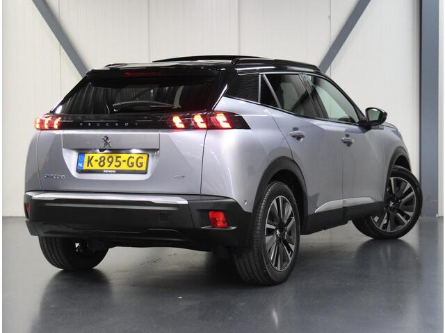 Peugeot e-2008 GT 50kWh 136PK | 1ste eigenaar | 3 FASE | AppleCarplay/Android Auto | Accurapport 91% | Schuifkanteldak | Alcantara/LEER | 18"LMV | Camera | AUTOMAAT | Keyless | Adaptive Cruise Control | Climate Control | Camera | FULL LED | Two-Tone | Sfeerverlichting |