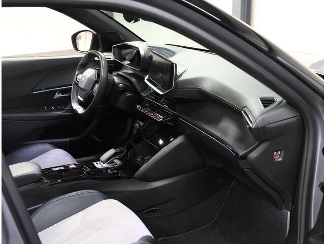 Peugeot e-2008 GT 50kWh 136PK | 1ste eigenaar | 3 FASE | AppleCarplay/Android Auto | Accurapport 91% | Schuifkanteldak | Alcantara/LEER | 18"LMV | Camera | AUTOMAAT | Keyless | Adaptive Cruise Control | Climate Control | Camera | FULL LED | Two-Tone | Sfeerverlichting |