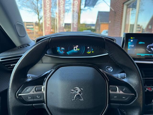 Peugeot e-2008 EV Allure 50 kWh GROOT.NAVI / HALF.LEER / CAMERA / 17 INCH LMV /