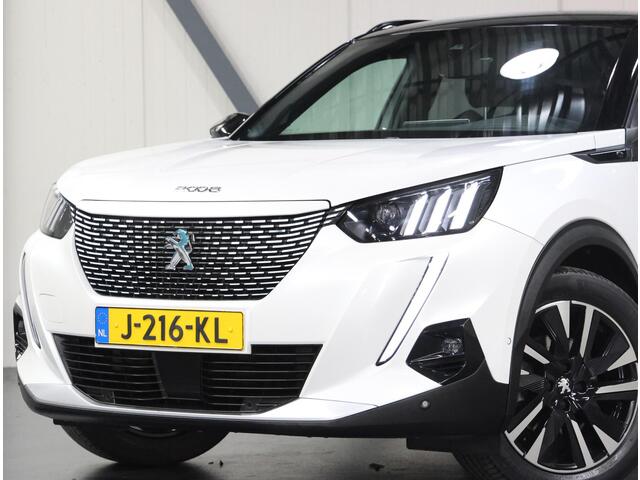 Peugeot e-2008 GT 50kWh 136PK | 1ste eigenaar | 3 FASE | Alcantara/LEER | AppleCarplay/Android Auto | StoelVerwarming | 18"LMV | Dodehoekdetectie | Camera | LED lampen | Keyless | Adaptive Cruise Control | Climate Control | Camera | FULL LED | Two-Tone | Sfeerverlichtin