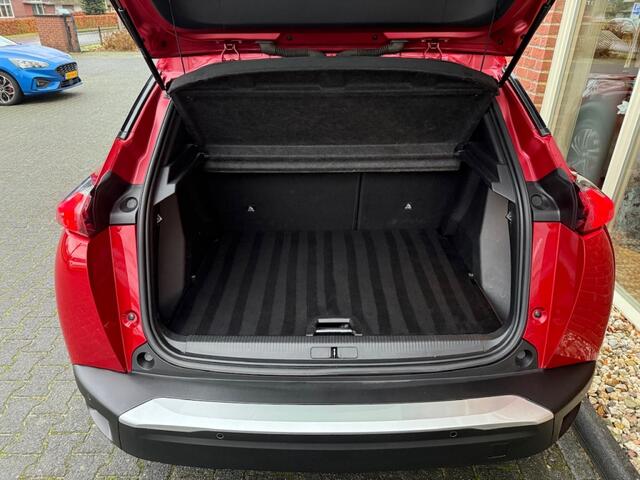 Peugeot e-2008 EV Allure 50 kWh STOELVERW+VOORRUITVERW. / CAMERA / HALF.LEER /