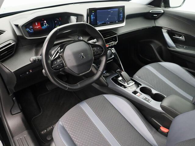 Peugeot e-2008 EV Allure 50 kWh | CAMERA | ADAPTIVE | STOELVERWARMING