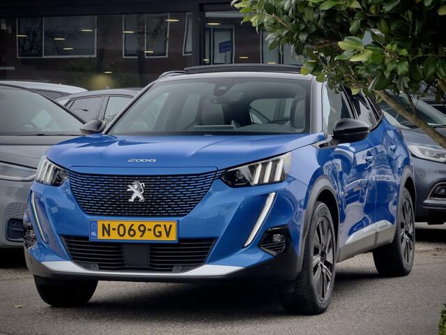 Peugeot e-2008 EV ALLURE PREMIERE 1 FASE 50 KWH 57D.KM! PANODAK LEDER NAVI CAMERA360 DIGI-DASH APPLE-CARPLAY LED LMV PDC