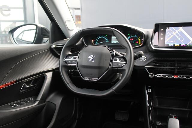 Peugeot e-2008 EV 50 kWh | incl. 12 maanden garantie | Camera | Navi | Cruise | DAB+ | LED | Apple Carplay | Rijstrooksensor | Parkeersensor achter | Regensensor | Origineel NL auto