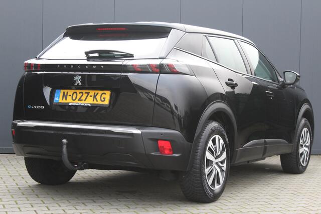 Peugeot e-2008 EV 50 kWh | incl. 12 maanden garantie | Camera | Navi | Cruise | DAB+ | LED | Apple Carplay | Rijstrooksensor | Parkeersensor achter | Regensensor | Origineel NL auto